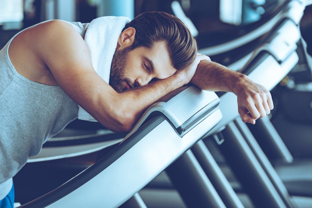 El descanso en el entrenamiento debes hacerlo mientras te ejercitas y entre sesiones